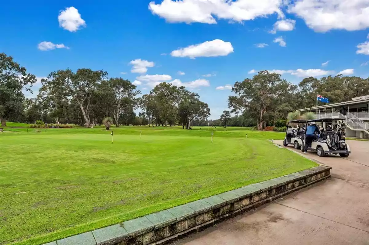 255 Henry Lawson Dr