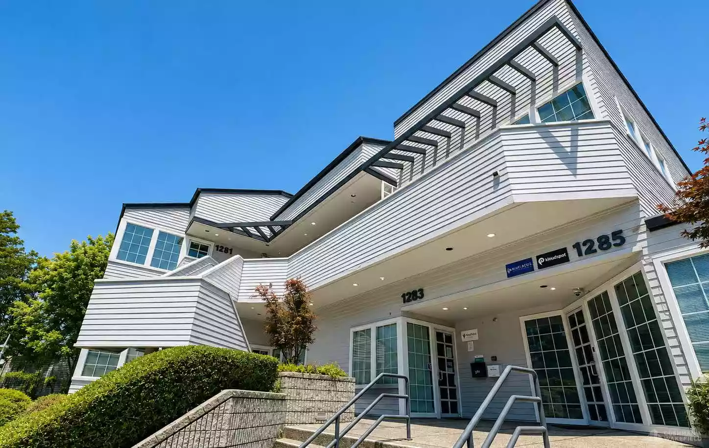 Lakeside Office Plaza