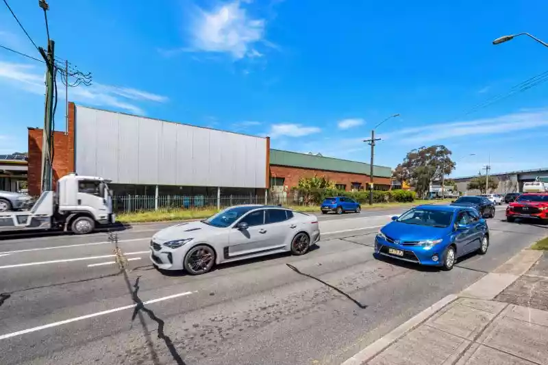 24 Canterbury Road