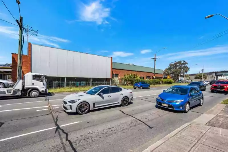 24 Canterbury Road