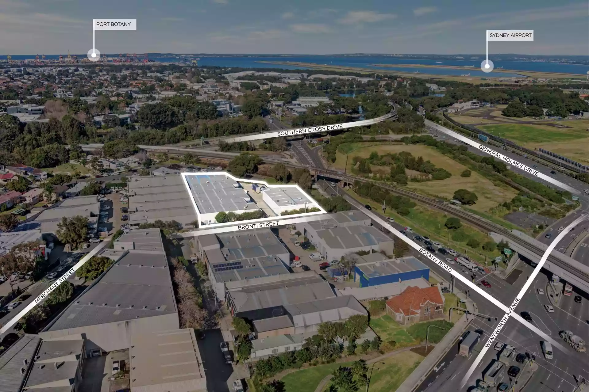 High clearance, clear span warehouse with excellent truck and container access